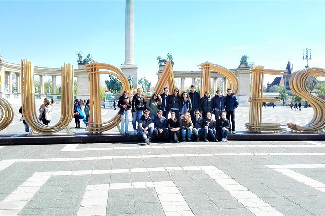 Original Budapest Alternative Street Art & Jewish Tour - Stop 1: Lépcső Street Art and the “Look Closer” Moment