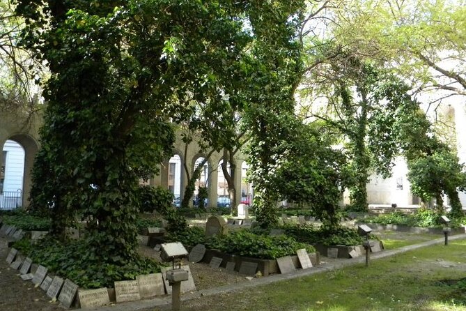 Past and Present of Budapest Jewish District Tour - Kazinczy Street Synagogue: Orthodox life topics without needing an interior ticket