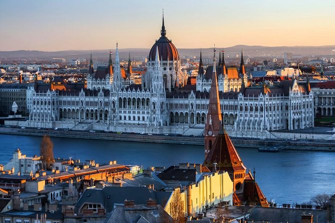 Private 4-hours City Tour of Budapest with private guide and Hotel Pick-up - Price and logistics: what $337.43 per person buys you