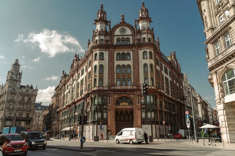 Private Art Nouveau Budapest Tour - The tram ride and the city core: seeing style in context