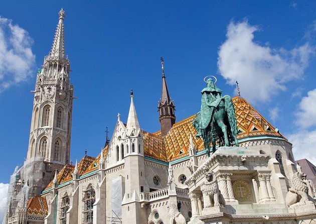 Private Buda Castle Walk with Entry to Matthias Church - Key points