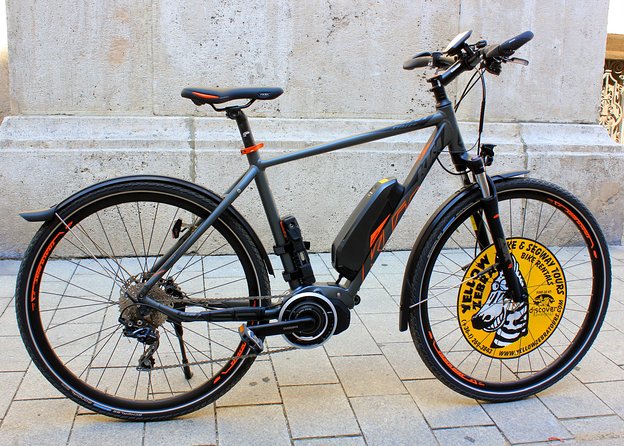 Private Budapest E-Bike Tour - Buda Castle cobbles: history storytelling on medieval streets