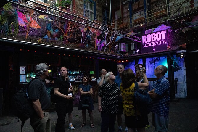 Private Budapest Ruin Bar Tour with Local Drinks & Street Food - How a 3-hour private ruin bar crawl actually feels