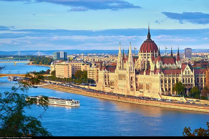Private Budapest Sightseeing Tour: Royal Castle, Heroes Square, Chain Bridge - Starting the Day with the Széchenyi Chain Bridge (and the Right Views)