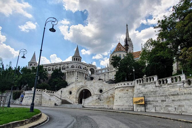 Private city tour by van - Central Market Hall (30 minutes): snacks and souvenirs, not a long museum