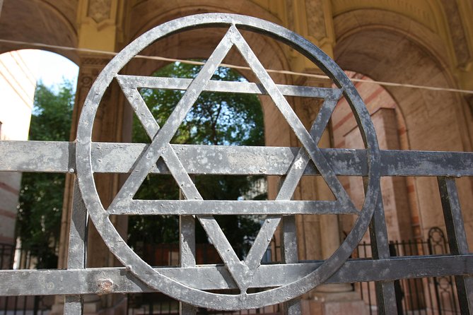 Private Jewish Heritage Tour including Hotel Pickup - Essential Tour (2.5 hours): Deák Ferenc Square, Madách Square, and Jewish Museum context