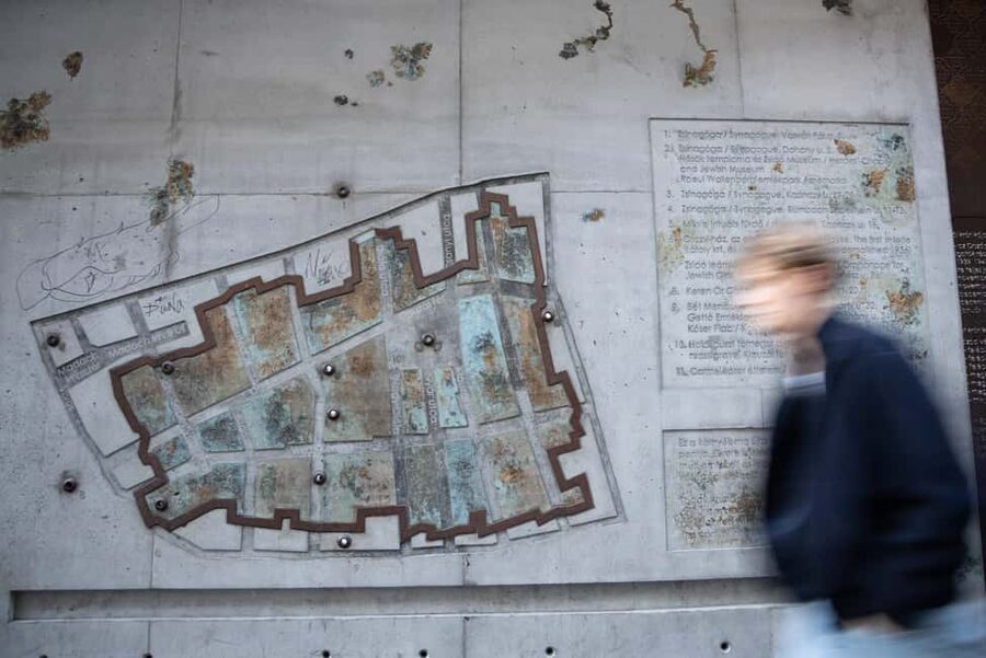 Private Jewish Quarter Walking Tour with Synagogue entry - Key Points Before You Go