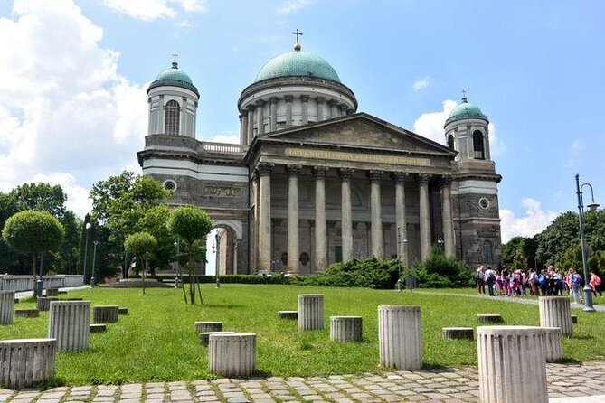 Private or SmallGroup Budapest Danube Bend Tour Lunch and Cruise - The Danube Cruise Back: When It Runs and What to Expect