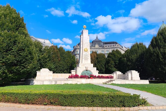 Private Tour of Communist Era Budapest - Bem József Memorial and 1956: how protests start in one square