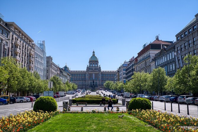 Private Transfer from Budapest to Prague with 2 hours for sightseeing - Private Budapest to Prague transfer with built-in sightseeing time