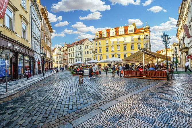 Private Transfer from Budapest to Prague with 2 hours for sightseeing - Timing, pickup, and luggage: practical tips for a smooth day