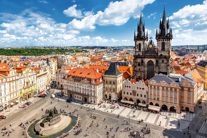 Private transfer from Budapest to Prague with 2h for sightseeing - Vehicle comfort and luggage space you can actually plan around