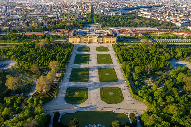 Private Transfer from Budapest to Vienna with 2h of Sightseeing, Local Driver - Choosing Your 2-Hour Stop: What Each Option Gives You