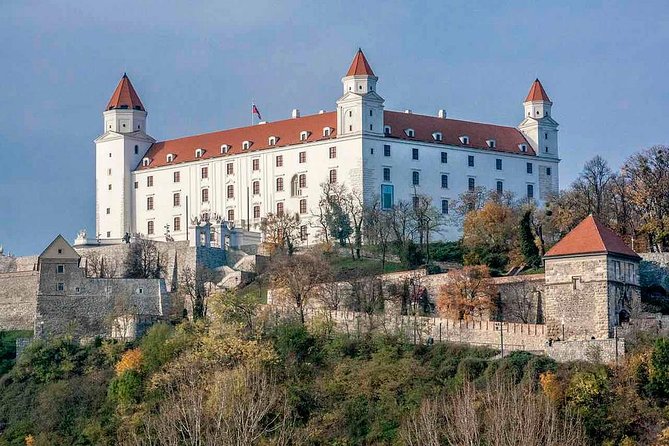 Private Transfer from Budapest to Vienna with a great guided tour in Bratislava - Why this Budapest to Vienna transfer feels smarter than trains