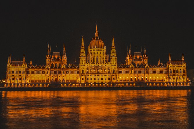 Private Transfer from Vienna to Budapest or Budapest to Vienna - Vienna–Budapest in an Air-Conditioned Car With WiFi and Refreshments
