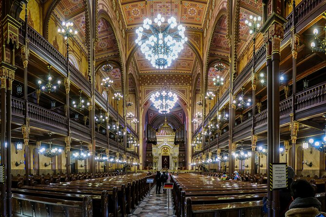 Private Walking Tour in The Jewish District Budapest - Stop 1: Dohány Street Synagogue and why it feels different