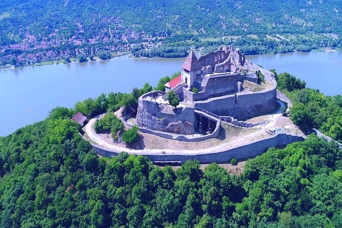 Scenic Danube River bend hills & the Art Town: Private Car Tour - How lunch usually fits in (and how to plan your appetite)