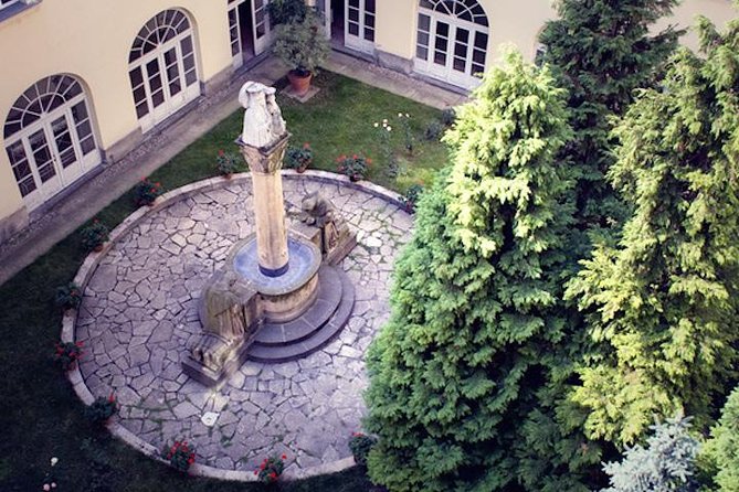 Secret Gardens and Squares Downtown | Walking Tour of Budapest - Entering Budapest’s Secret Gardens From a Plain Street Front