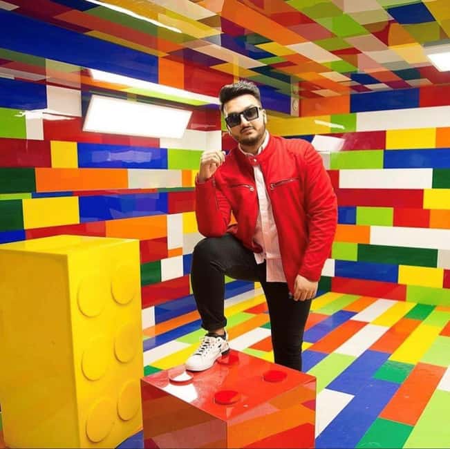 Selfie Museum Budapest Entry Ticket - Rooms and photo spots where you’re the main character