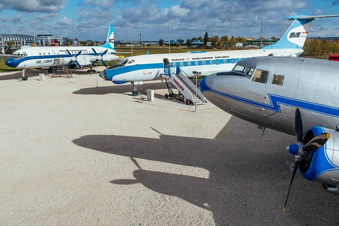 Skip the Line: Aeropark Aviation Museum Entrance Ticket - Getting to Aeropark: Bus 200E and Easy Parking