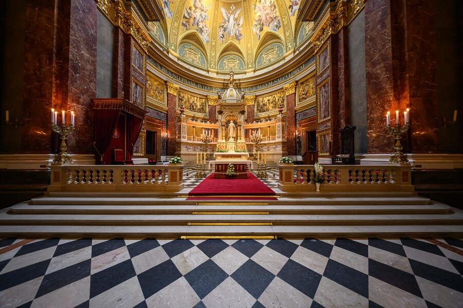 St. Stephen's Basilica: VIP Concert & After Hours Dome Visit - First-row concert in the basilica: Teleki, organ music, and a 70-minute program