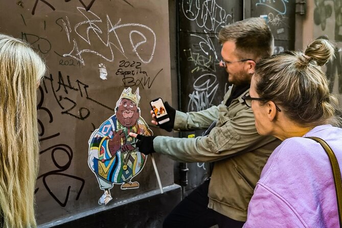 Street Art and Alternative Tour in Budapest - Street art in Budapest: more than decoration