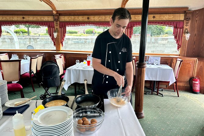 Summer Danube Brunch Cruise in Budapest - Danube Brunch Cruise on Gróf Széchényi: the real deal