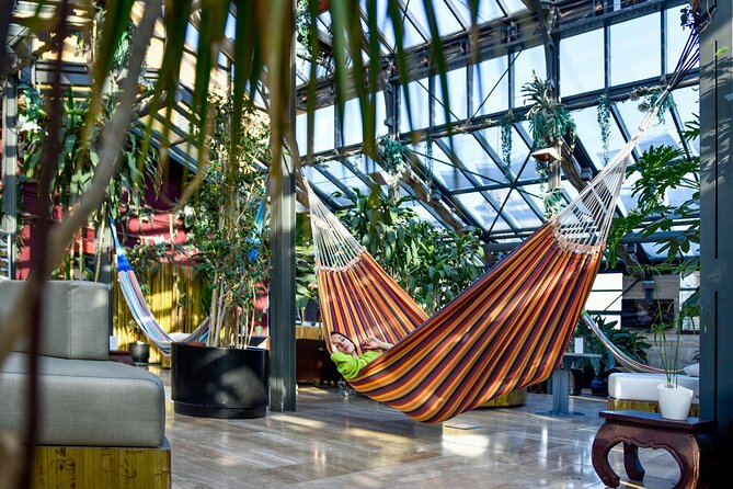 Széchenyi Thermal Spa Palm House Pass - Exclusive Area - What happens at your first stop: Széchenyi Pools plus the exclusive area