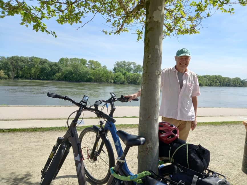 Szentendre by Bike: Self Guided Bike Rental Package! - Return choices: bike back, Mahart Passnave boat, or HÉV train