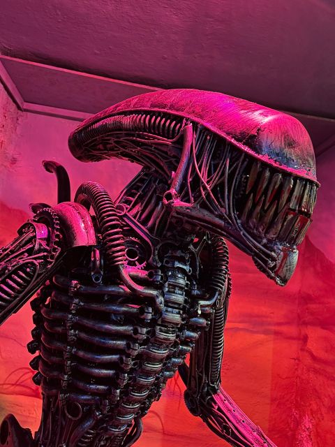 Trash Art Museum: Hungary's First Scrap Metal Exhibition - The Giant Scrap-Metal Characters: Megatron and Alien