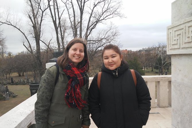 Urban Tour of Budapest's Most Controversial District. - Orczy tér and the Csobánc Társasház: traffic chaos and gentrification scars