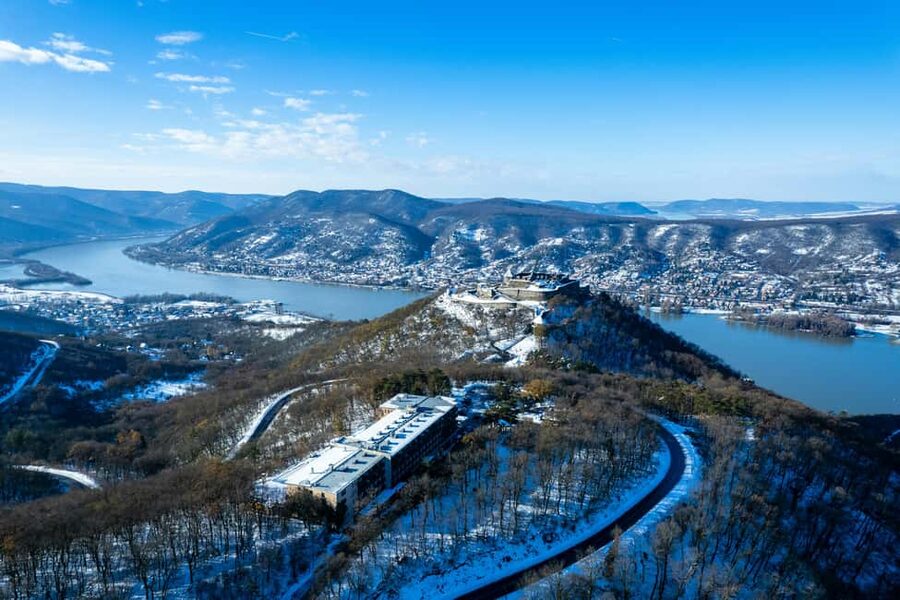 Visegrád Hike & Castle Tour with Ferry from Budapest - Nyugati Station to the Danube: the train portion that makes the day