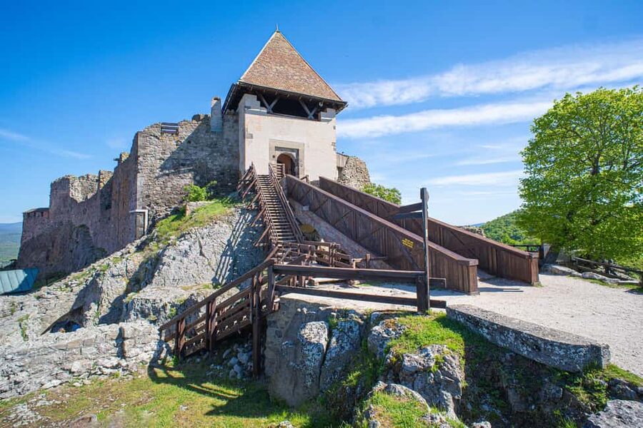 Visegrád Hike & Castle Tour with Ferry from Budapest - Group size and guide style: small group means less waiting, more walking