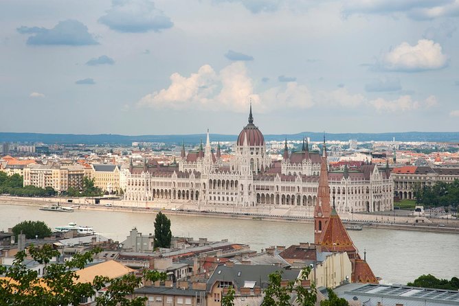 Walk in Buda with Hospital in the Rock Underground Cave Visit - Hospital in the Rock Nuclear Bunker Museum: The One Included Tour