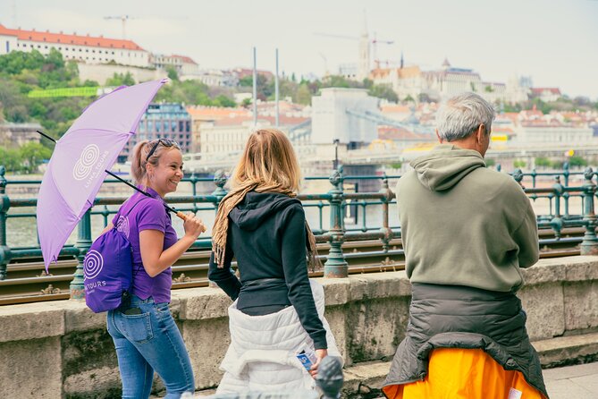 Walking Tour Budapest incl. the Shoes on the Danube Bank - Liberty Statue on Gellért Hill area: the viewpoint-style breather