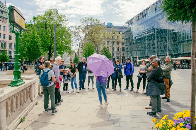Walking Tour Budapest incl. the Shoes on the Danube Bank - Little Princess Statue: the sweet photo stop with a local legend