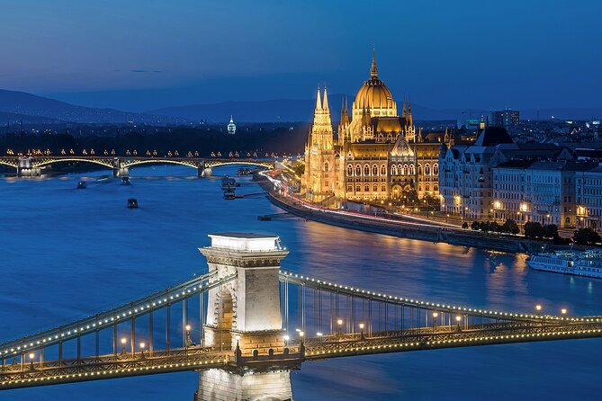 Walking tour in the Buda Castle incl. Fisherman's Bastion - Matthias Church and St Stephen: where the story turns medieval