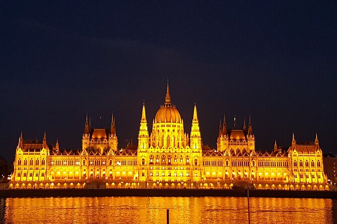 Welcome to Budapest Evening Walk - The timing: finishing early enough for a Gellért Hill night view